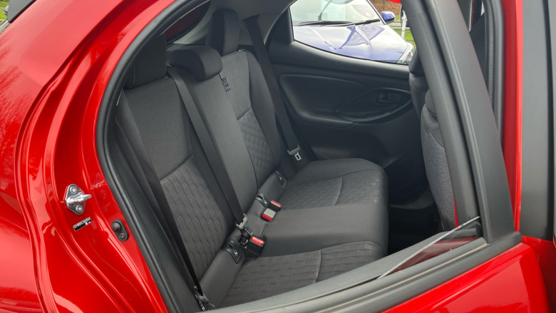 Toyota Yaris 1.5 Hybrid Design 5dr CVT Hybrid Hatchback